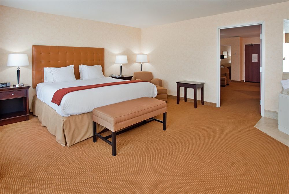Holiday Inn Express Lawrence By Ihg Kültér fotó