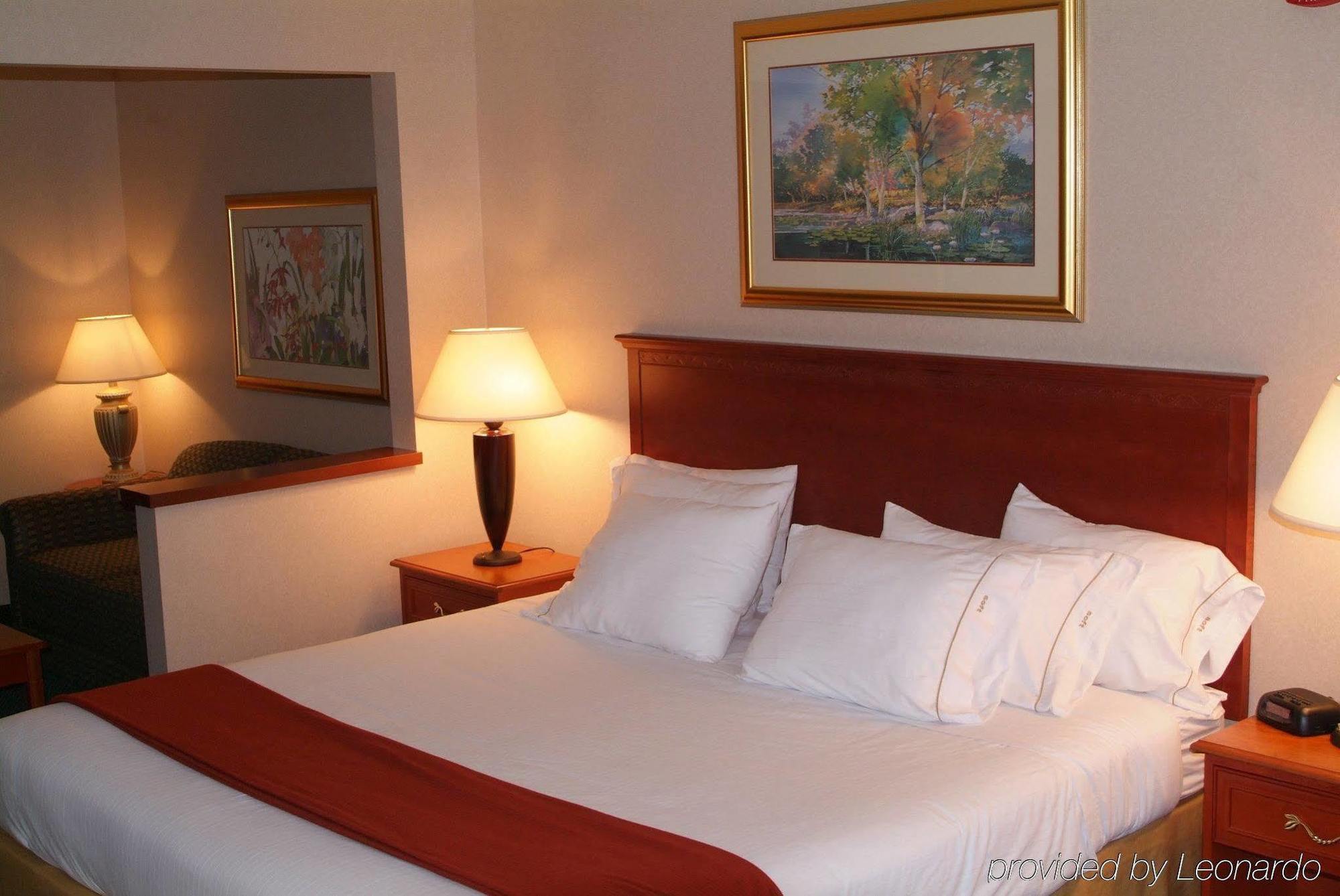 Holiday Inn Express Lawrence By Ihg Kültér fotó