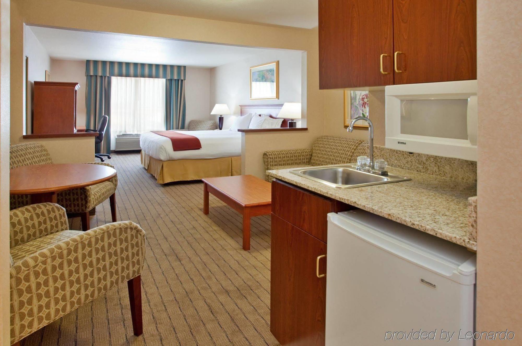 Holiday Inn Express Lawrence By Ihg Kültér fotó